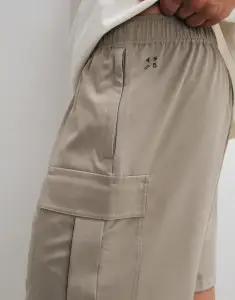 Men’s Beige Cargo Shorts